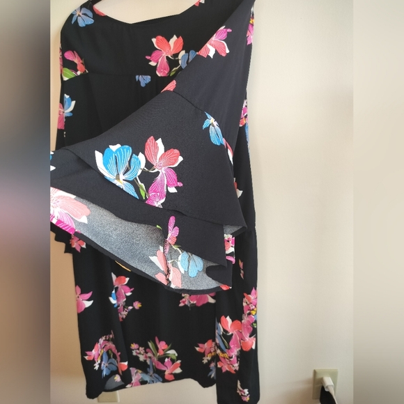A New Day Black Dress with Colorful Floral and Bell Sleeves size 4X - Picture 3 of 6